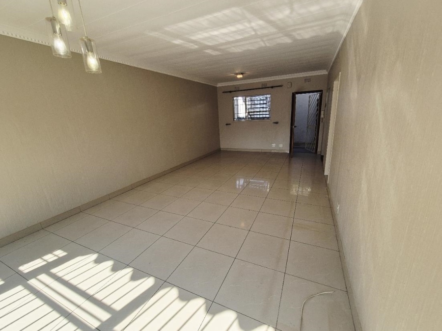 3 Bedroom Property for Sale in Corlett Gardens Gauteng