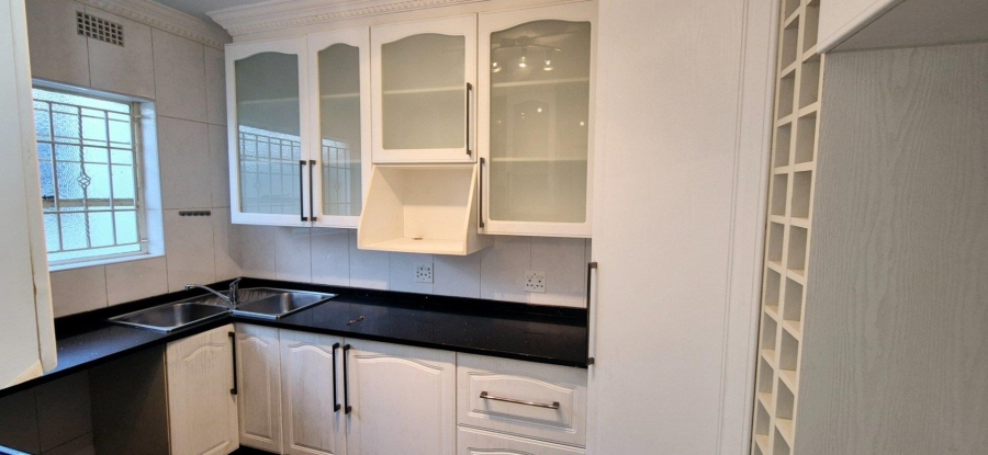 3 Bedroom Property for Sale in Corlett Gardens Gauteng