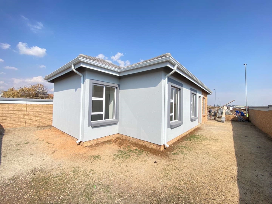 2 Bedroom Property for Sale in Buhle Park Gauteng