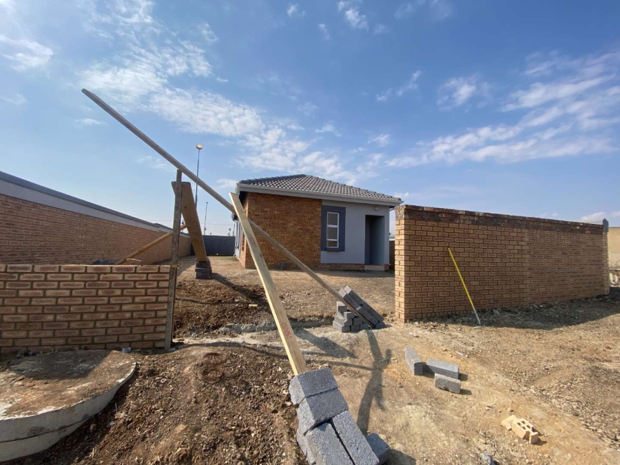 2 Bedroom Property for Sale in Buhle Park Gauteng