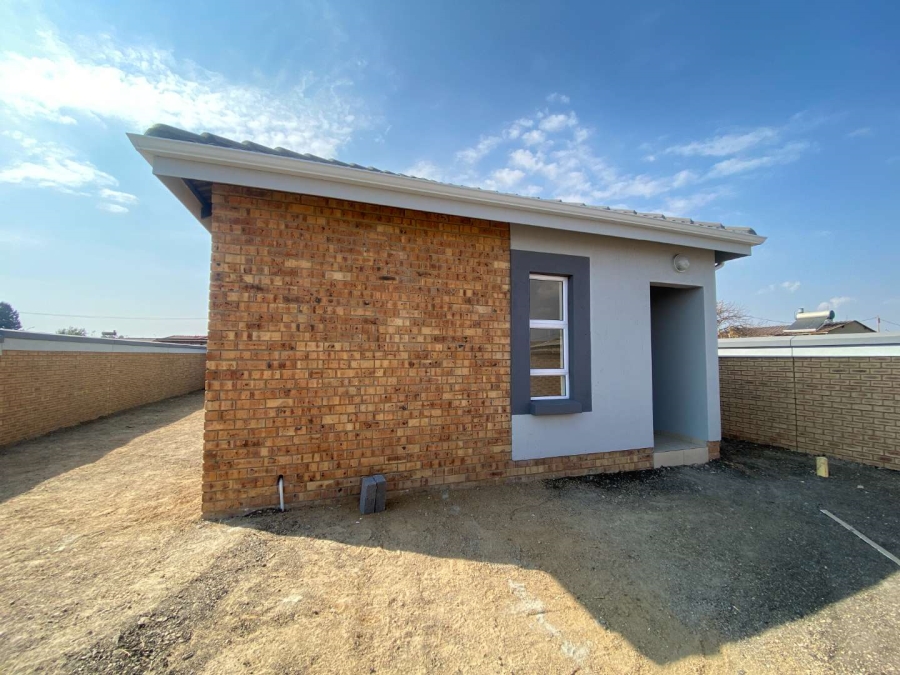 3 Bedroom Property for Sale in Klippoortje Gauteng