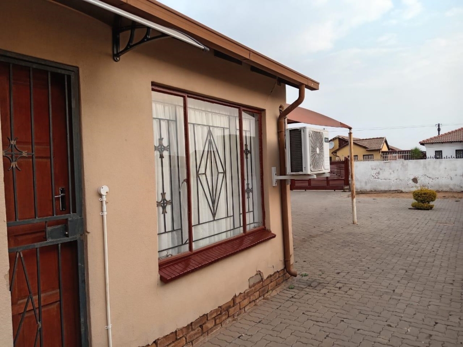 3 Bedroom Property for Sale in Mabopane Unit X Gauteng