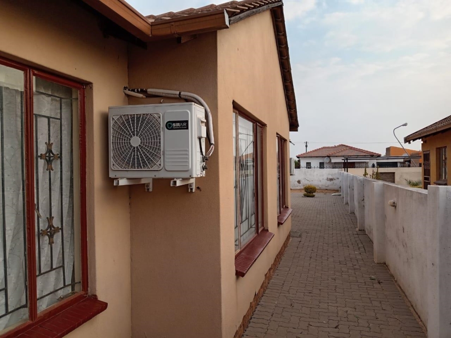 3 Bedroom Property for Sale in Mabopane Unit X Gauteng