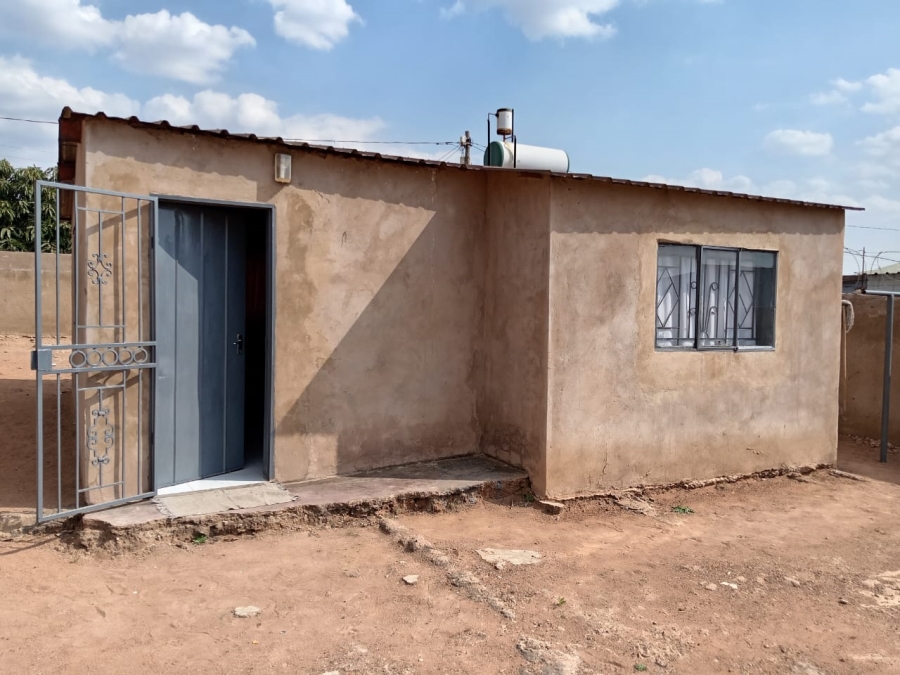 1 Bedroom Property for Sale in Mabopane Gauteng