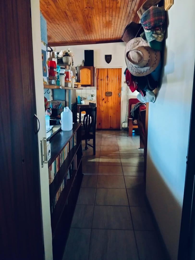 6 Bedroom Property for Sale in Glen Austin Gauteng