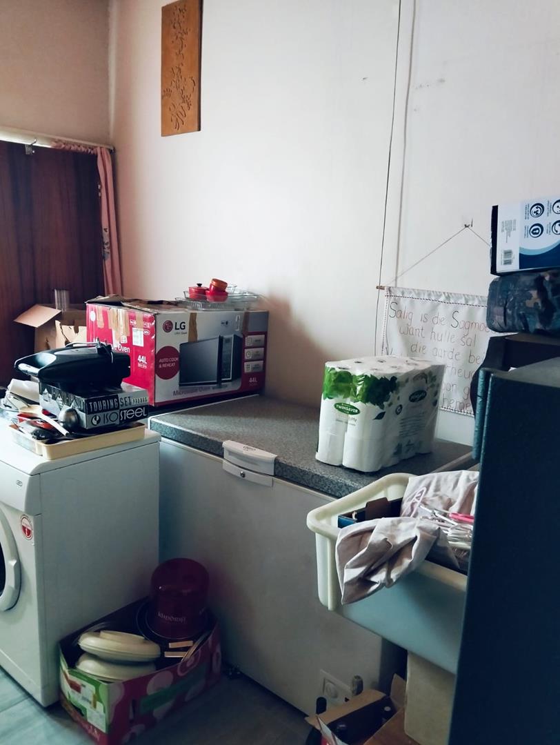 6 Bedroom Property for Sale in Glen Austin Gauteng