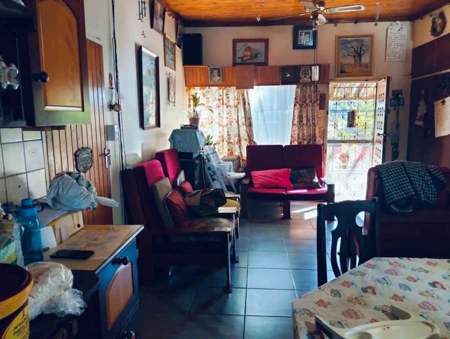 6 Bedroom Property for Sale in Glen Austin Gauteng