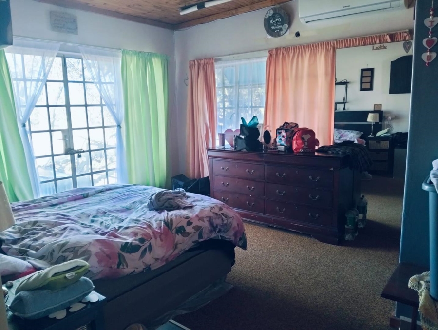 6 Bedroom Property for Sale in Glen Austin Gauteng