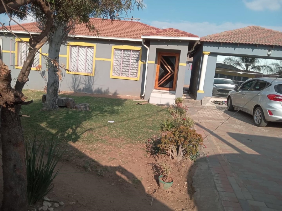 3 Bedroom Property for Sale in Roodepoort Gauteng