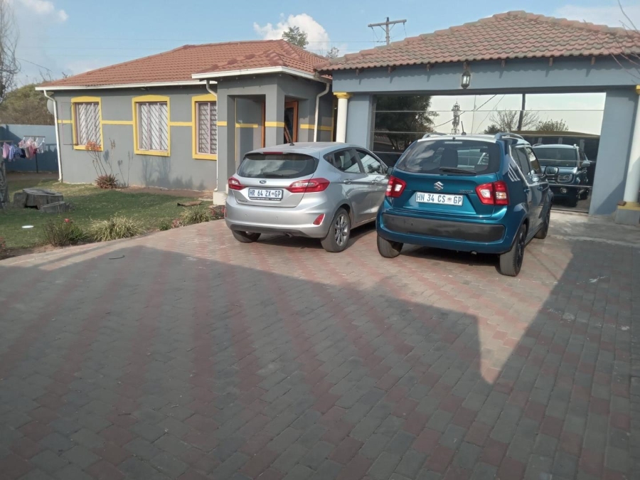 3 Bedroom Property for Sale in Roodepoort Gauteng