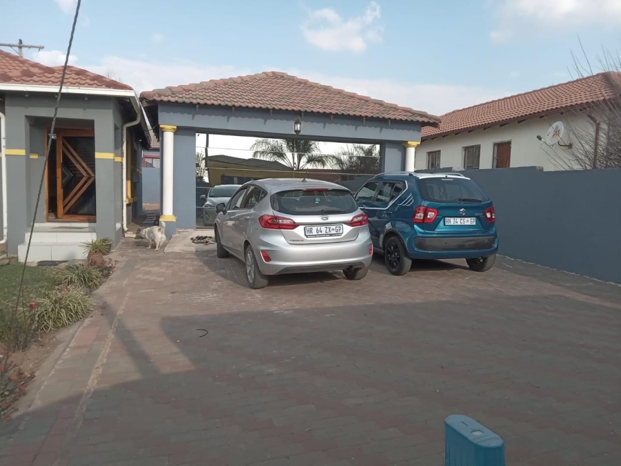 3 Bedroom Property for Sale in Roodepoort Gauteng