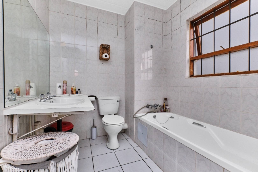 2 Bedroom Property for Sale in Northcliff Gauteng