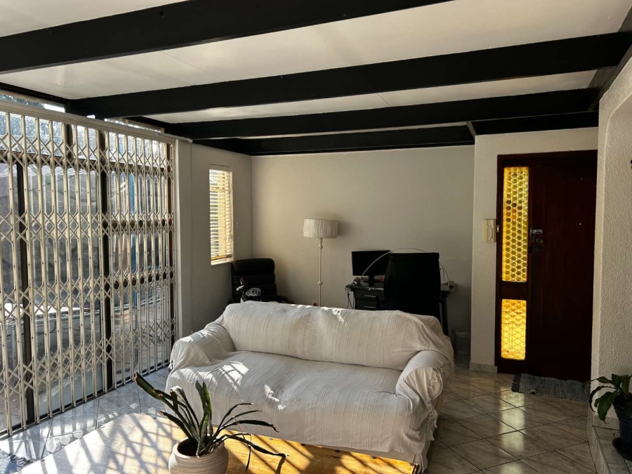 4 Bedroom Property for Sale in Brackenhurst Gauteng
