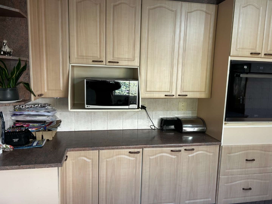 4 Bedroom Property for Sale in Brackenhurst Gauteng