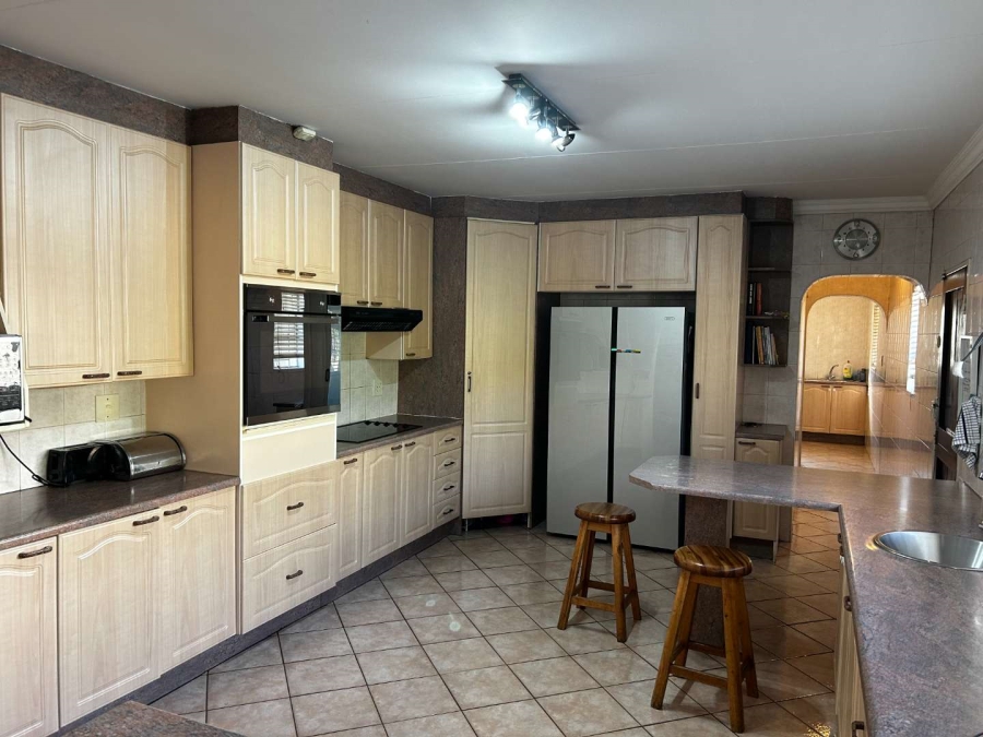 4 Bedroom Property for Sale in Brackenhurst Gauteng