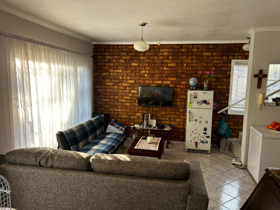 4 Bedroom Property for Sale in Brackenhurst Gauteng