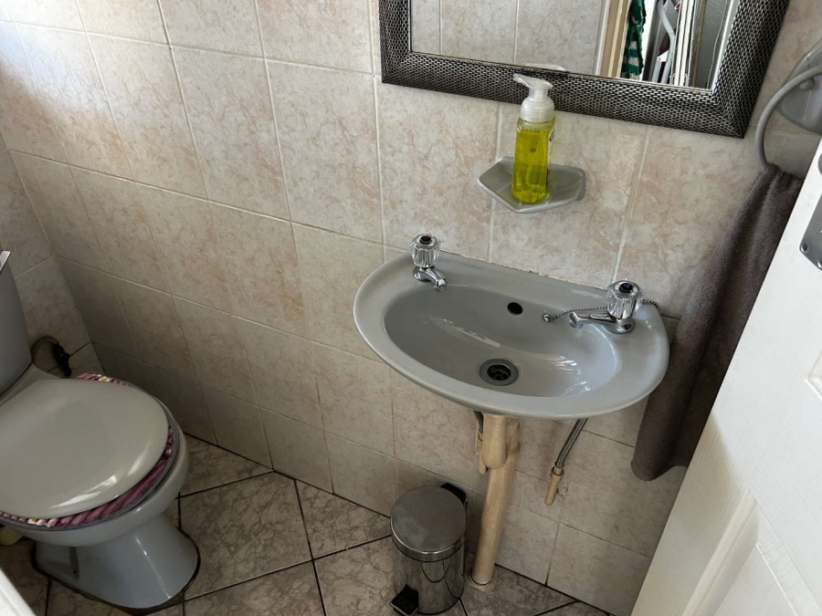 4 Bedroom Property for Sale in Brackenhurst Gauteng