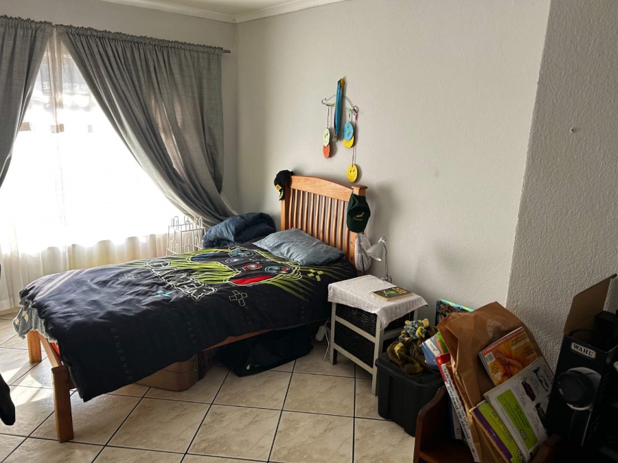 4 Bedroom Property for Sale in Brackenhurst Gauteng