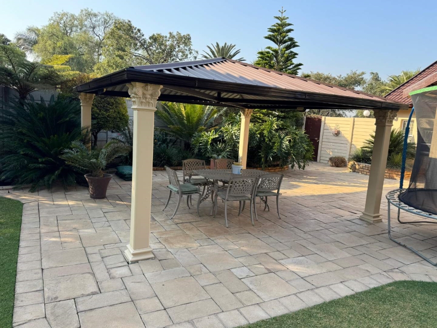 4 Bedroom Property for Sale in Brackenhurst Gauteng
