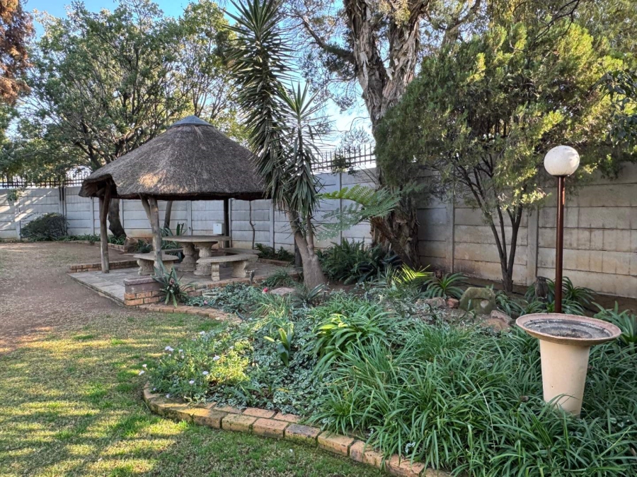 4 Bedroom Property for Sale in Brackenhurst Gauteng