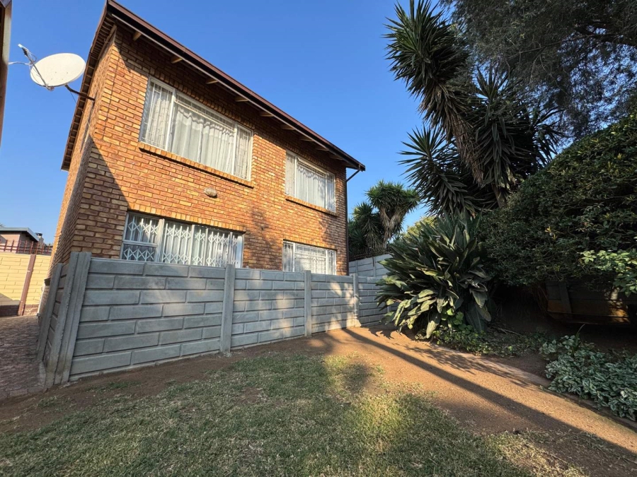 4 Bedroom Property for Sale in Brackenhurst Gauteng