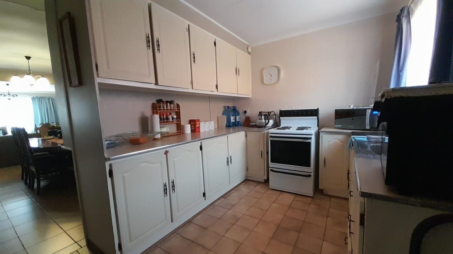 2 Bedroom Property for Sale in Glen Marais Gauteng
