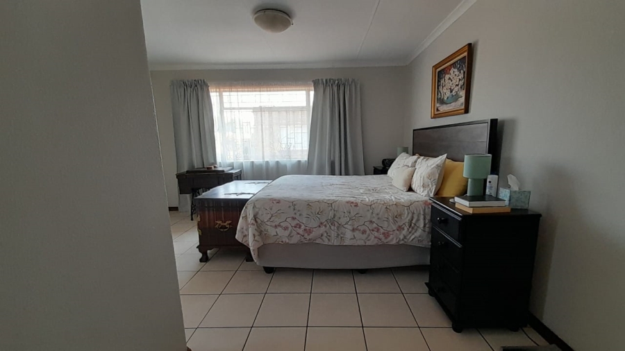 2 Bedroom Property for Sale in Glen Marais Gauteng