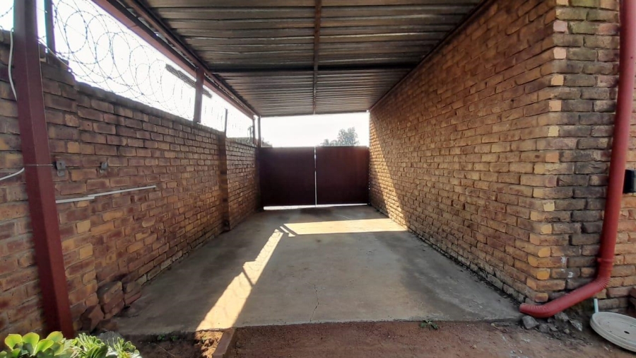 2 Bedroom Property for Sale in Glen Marais Gauteng