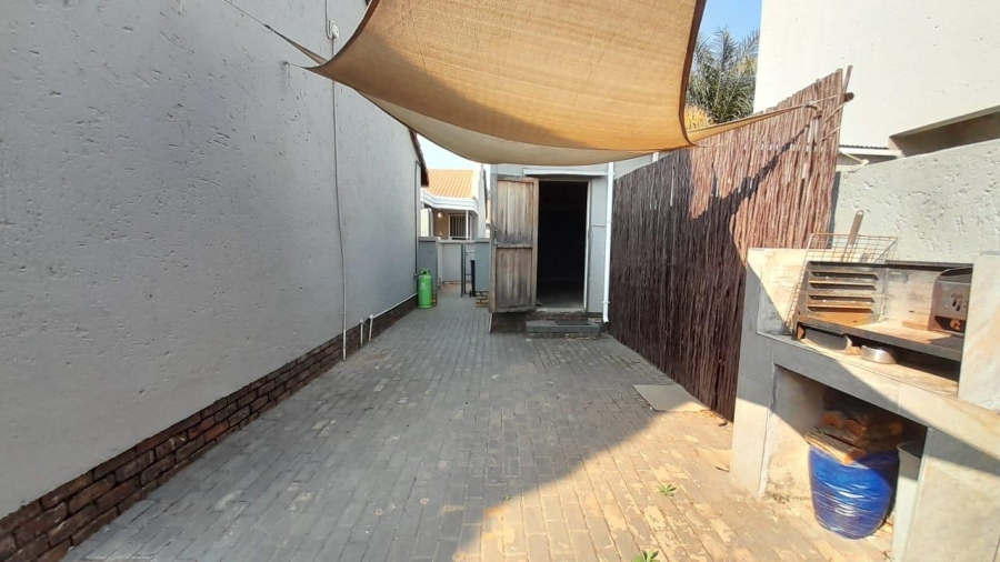 3 Bedroom Property for Sale in Glen Marais Gauteng