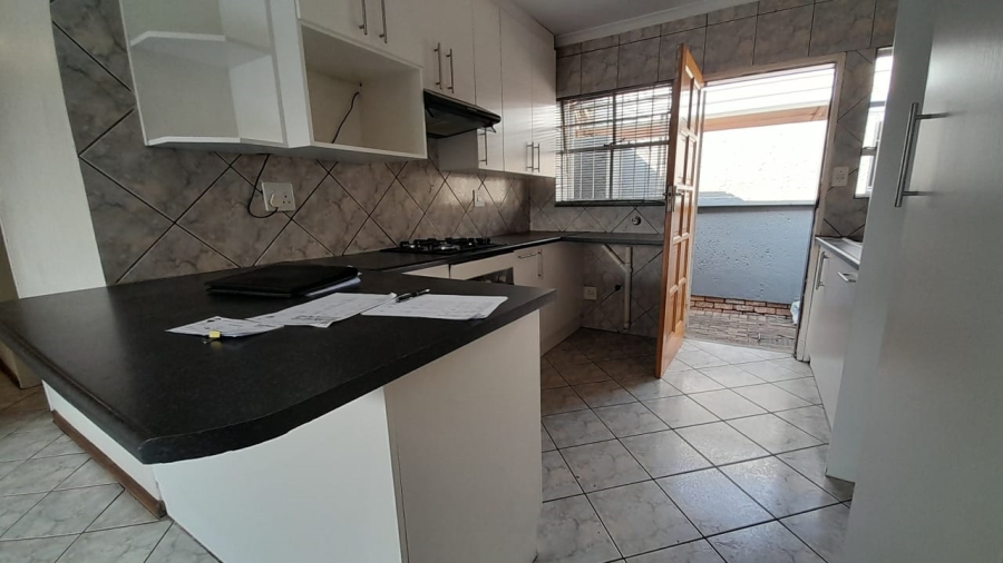 3 Bedroom Property for Sale in Glen Marais Gauteng