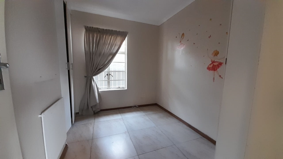 3 Bedroom Property for Sale in Glen Marais Gauteng
