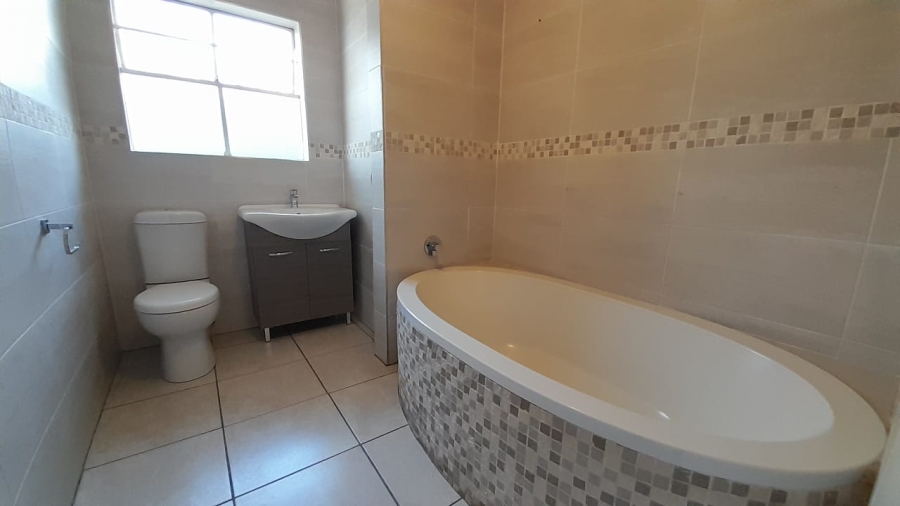 3 Bedroom Property for Sale in Glen Marais Gauteng