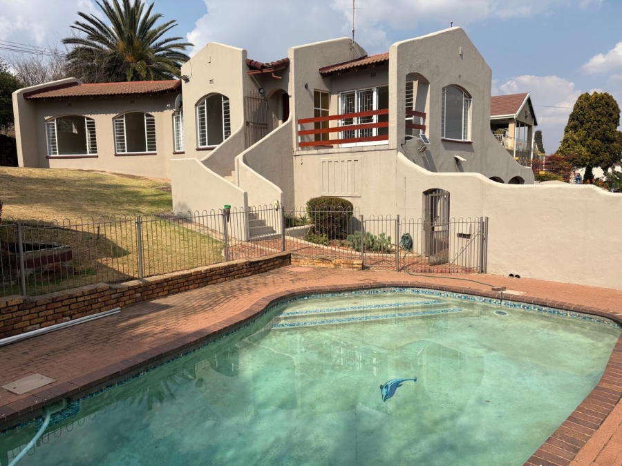 3 Bedroom Property for Sale in Oakdene Gauteng
