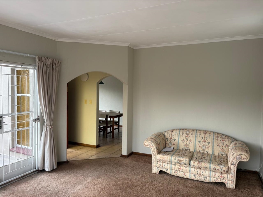 3 Bedroom Property for Sale in Oakdene Gauteng