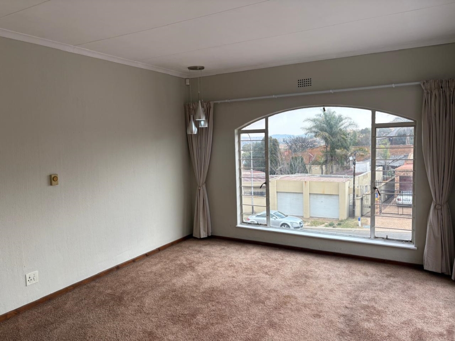 3 Bedroom Property for Sale in Oakdene Gauteng