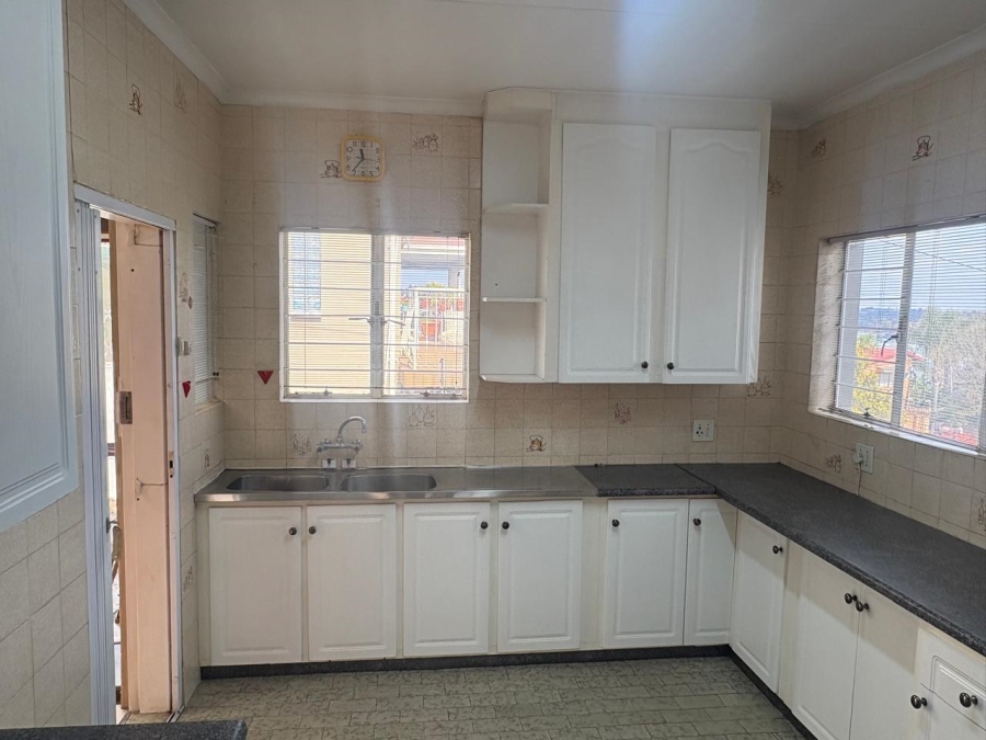 3 Bedroom Property for Sale in Oakdene Gauteng