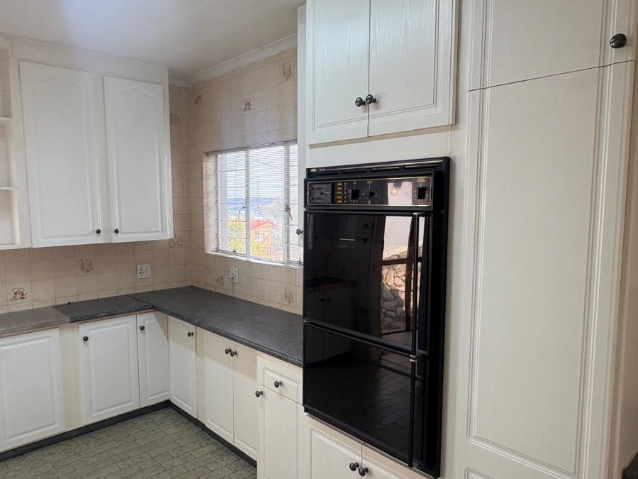 3 Bedroom Property for Sale in Oakdene Gauteng