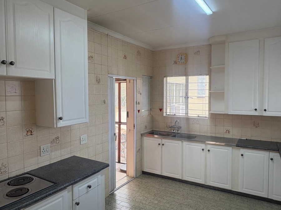 3 Bedroom Property for Sale in Oakdene Gauteng