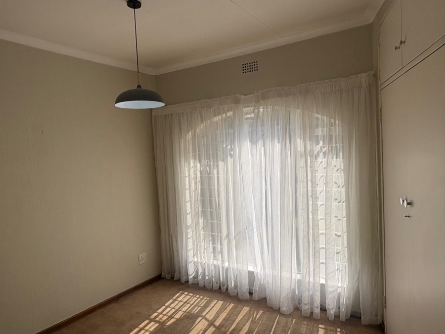 3 Bedroom Property for Sale in Oakdene Gauteng