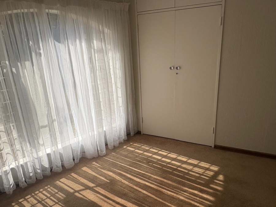 3 Bedroom Property for Sale in Oakdene Gauteng