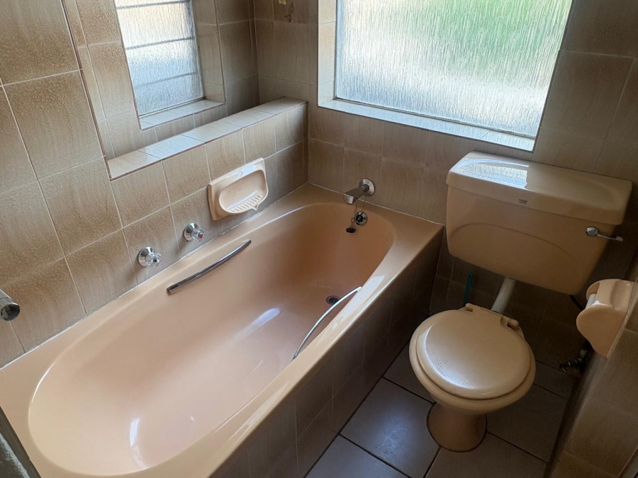 3 Bedroom Property for Sale in Oakdene Gauteng
