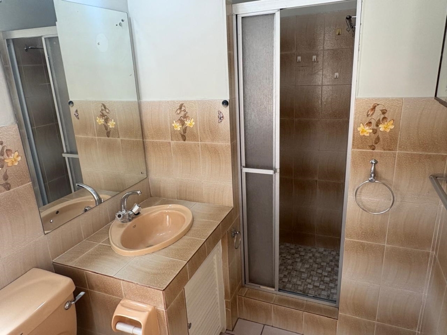 3 Bedroom Property for Sale in Oakdene Gauteng