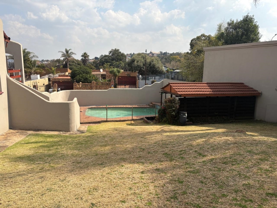 3 Bedroom Property for Sale in Oakdene Gauteng
