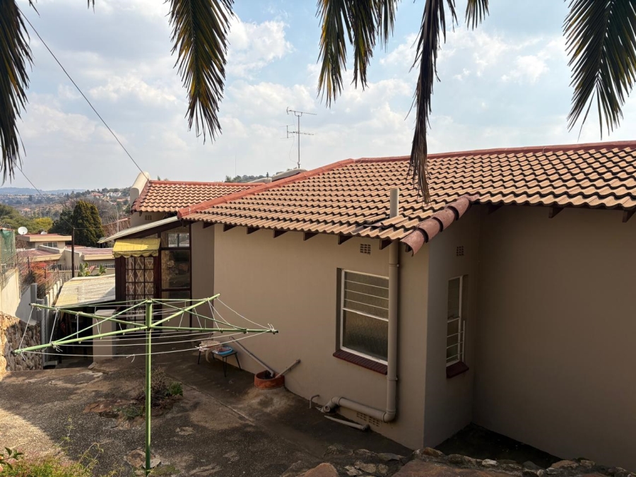 3 Bedroom Property for Sale in Oakdene Gauteng