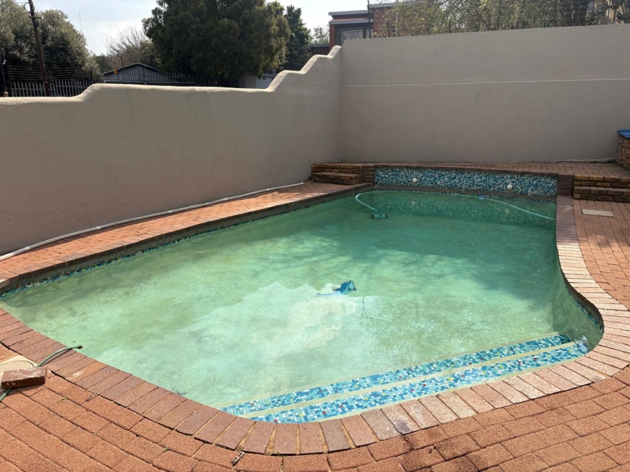 3 Bedroom Property for Sale in Oakdene Gauteng