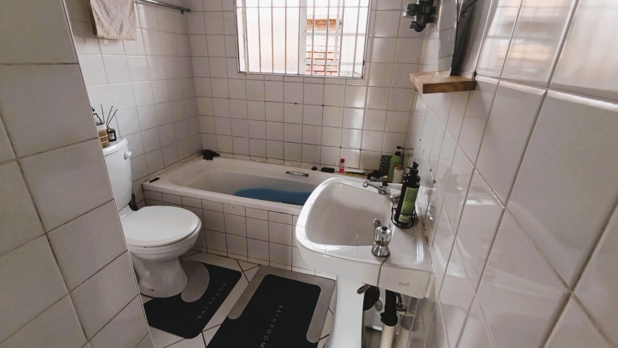 2 Bedroom Property for Sale in Terenure Gauteng