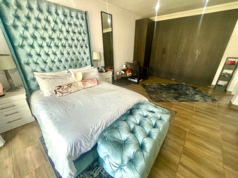 To Let 3 Bedroom Property for Rent in Esther Park Gauteng