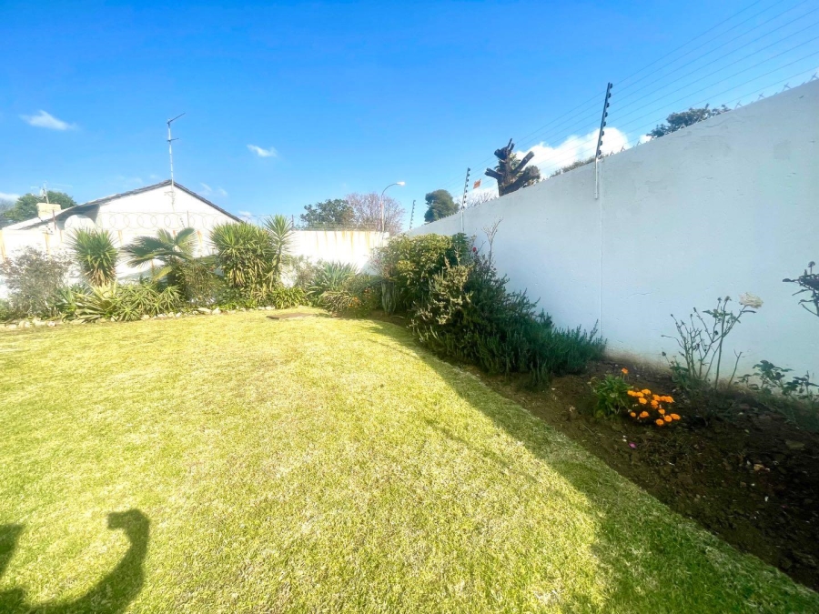 To Let 3 Bedroom Property for Rent in Esther Park Gauteng