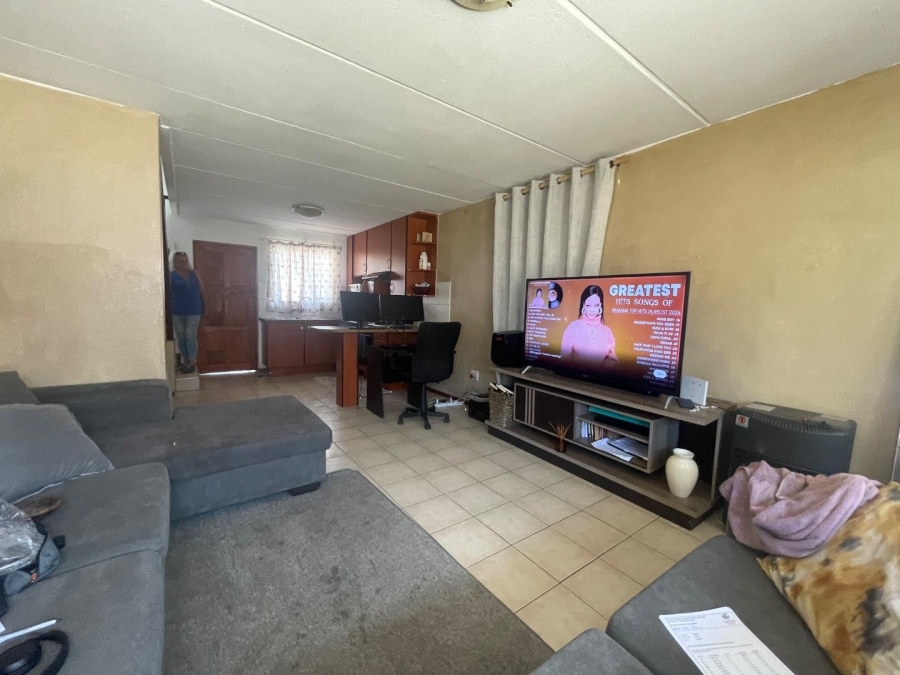 2 Bedroom Property for Sale in Edleen Gauteng