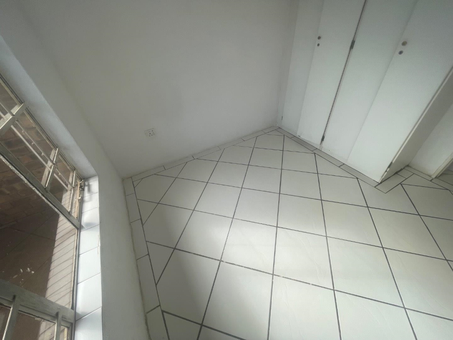 1 Bedroom Property for Sale in Terenure Gauteng